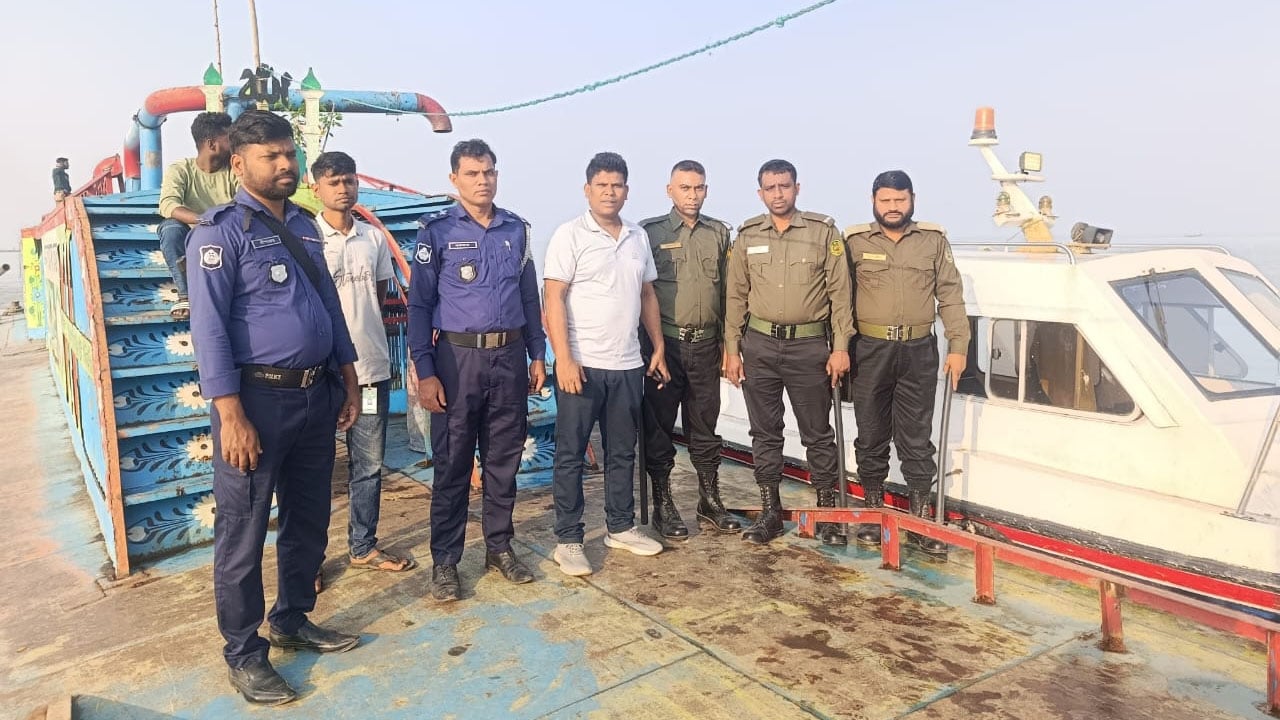 তেতুলিয়া নদীতে অবৈধ বালু উত্তোলন, সাড়ে ৪ লাখ টাকা জরিমানা