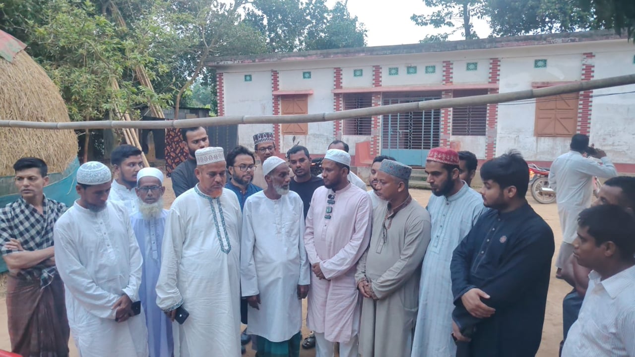 বিএসএফের গুলিতে নিহতদের বাড়িতে জামায়াত নেতারা
