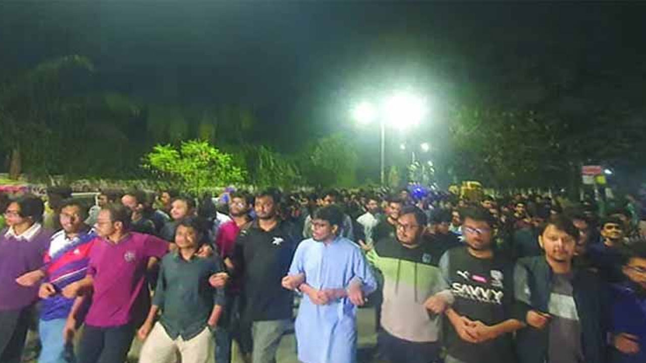 আবরার ফাহাদের খুনির পলায়ন, মধ্যরাতে উত্তাল বুয়েট