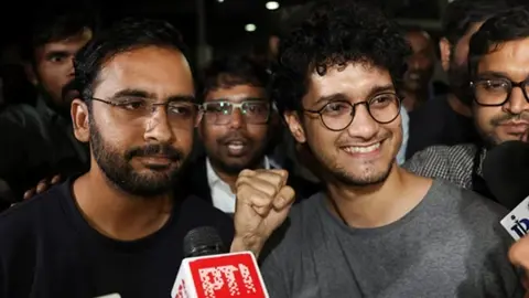 জামিনের একদিন পর ককরোচ নেতাদের ডেকে পাঠাল দিল্লি পুলিশ