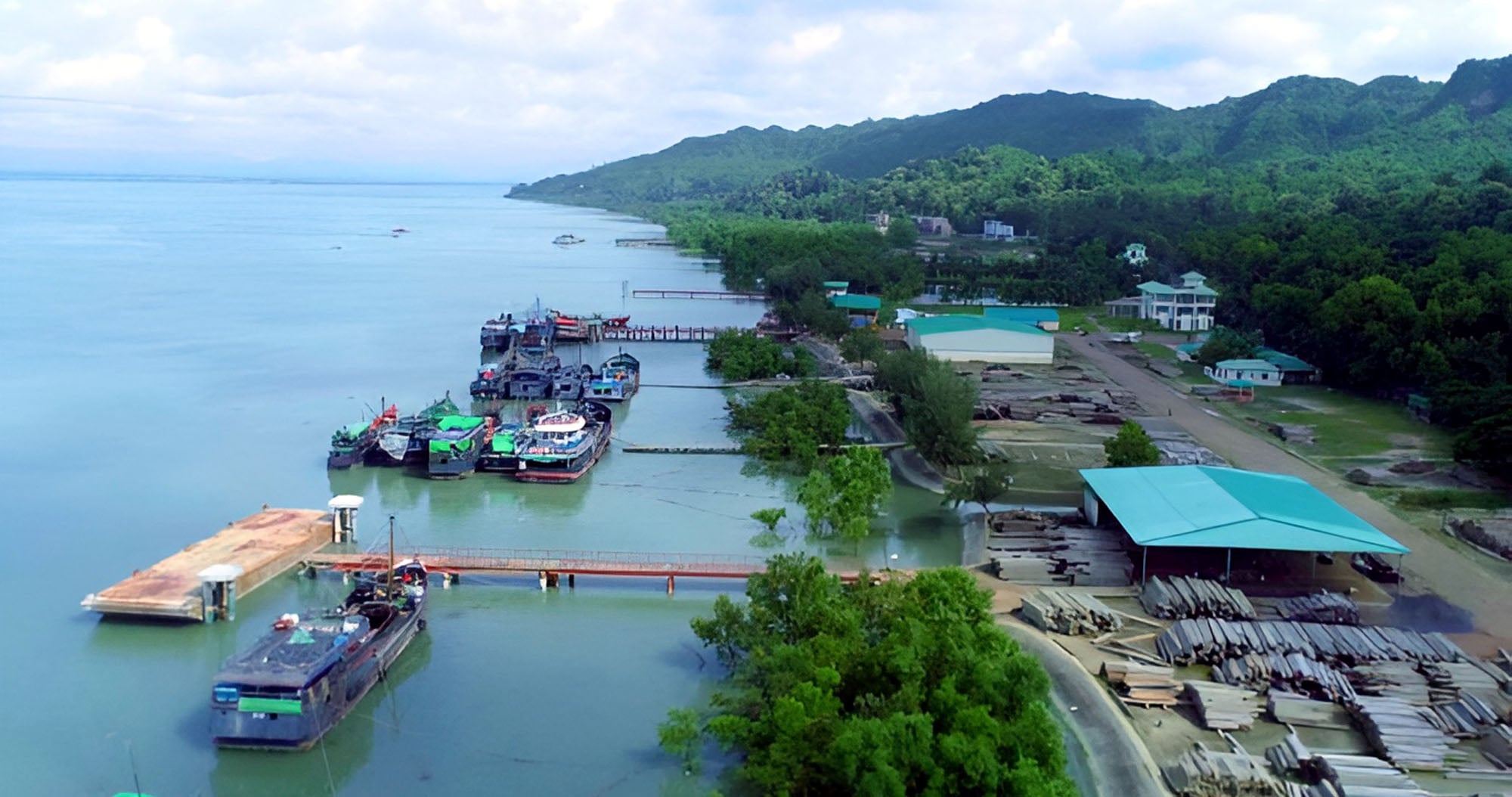১০ মাস স্থবির টেকনাফ স্থলবন্দর, থমকে আছে সীমান্ত বাণিজ্য