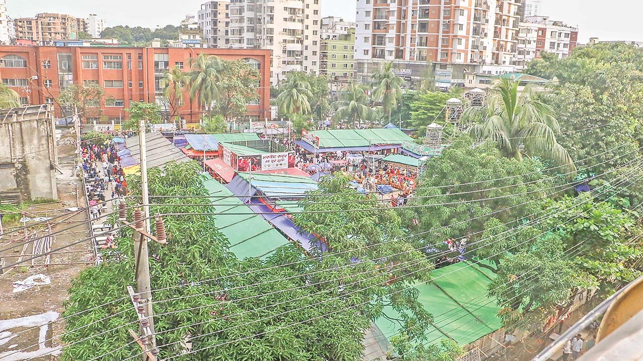 চট্টগ্রাম নগরীর বিপ্লব উদ্যানে বাণিজ্যিক ভবন নির্মাণের অনুমতি চসিকের