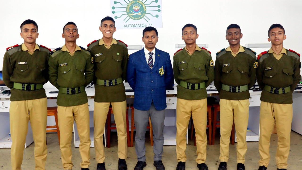 ‘লিভিং ইন এ হেলদি স্পেস’ প্রতিযোগিতায় প্রথম ঝিনাইদহ ক্যাডেট কলেজ