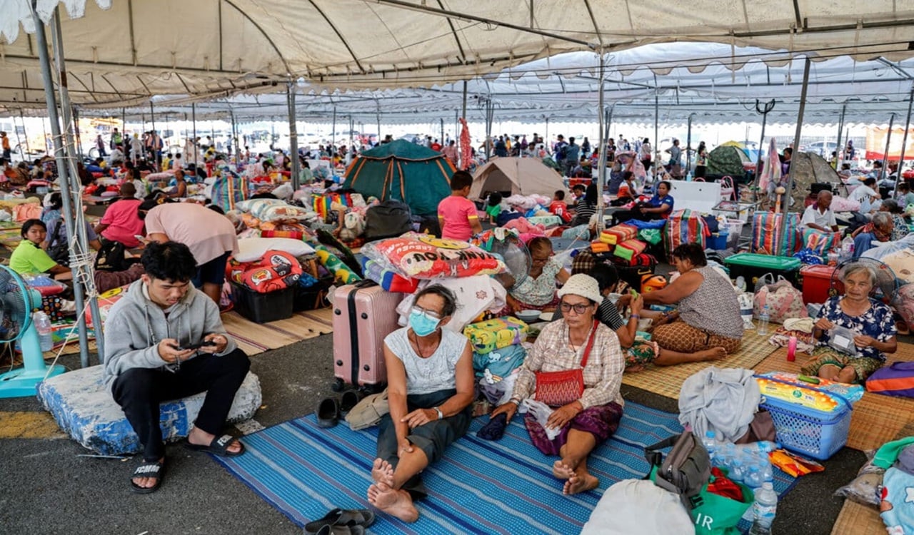 থাইল্যান্ডে-কম্বোডিয়া সংঘর্ষে ১ লাখ ৮০ হাজারের বেশি মানুষকে স্থানান্তর