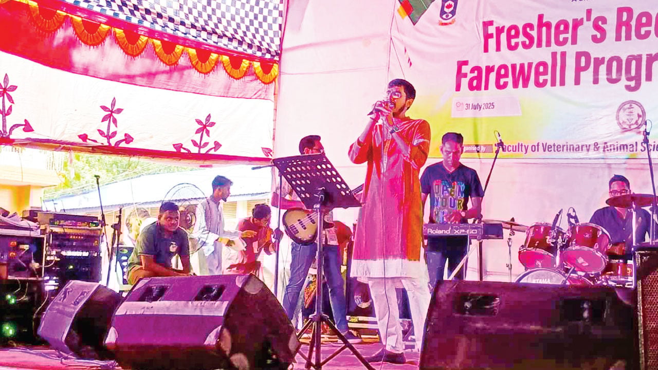 দুই ব্যাচের মিলনমেলা