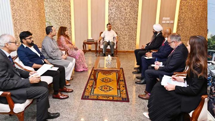 প্রধানমন্ত্রীর সঙ্গে কানাডার আন্তর্জাতিক উন্নয়নবিষয়ক প্রতিমন্ত্রীর সাক্ষাৎ