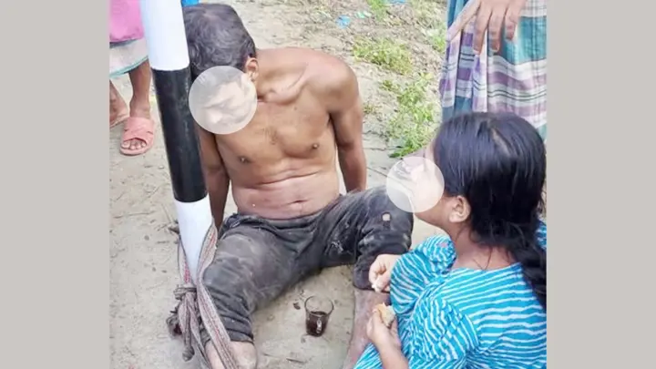 খুঁটিতে বাঁধা বাবাকে চা-রুটি খাওয়ানো সেই শিশুর পড়াশোনার দায়িত্ব নিল প্রশাসন