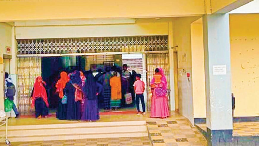 পাঁচ লাখ মানুষের চিকিৎসায় চারজন ডাক্তার