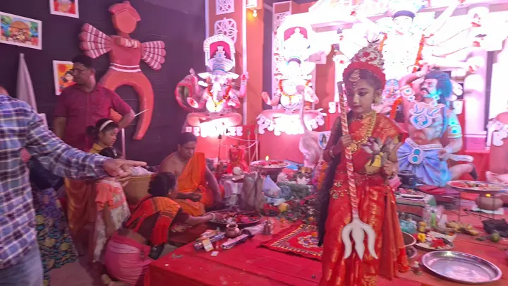 সারা দেশে জমে উঠেছে শারদীয় দুর্গোৎসব