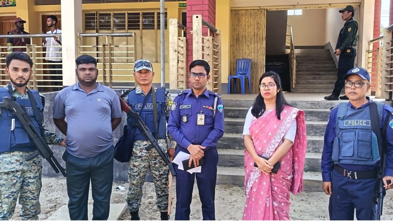 ৫৪ বছরের প্রথা ভেঙ্গে ভোট দিলেন চাঁদপুরের ১০ হাজার নারী ভোটারা