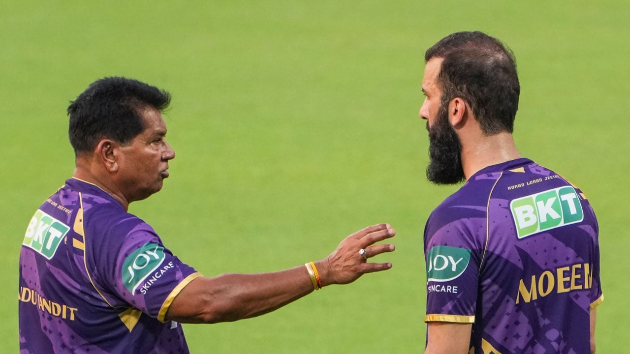 পণ্ডিতের সঙ্গে সম্পর্ক ছিন্ন করল কলকাতা