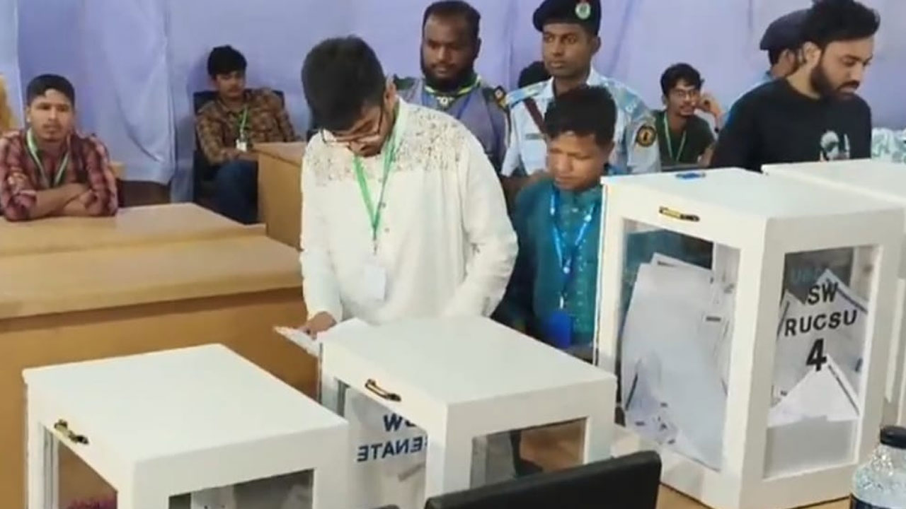 পোলিং এজেন্টদের ভোটার তালিকা দেখতে না দেওয়ার অভিযোগ