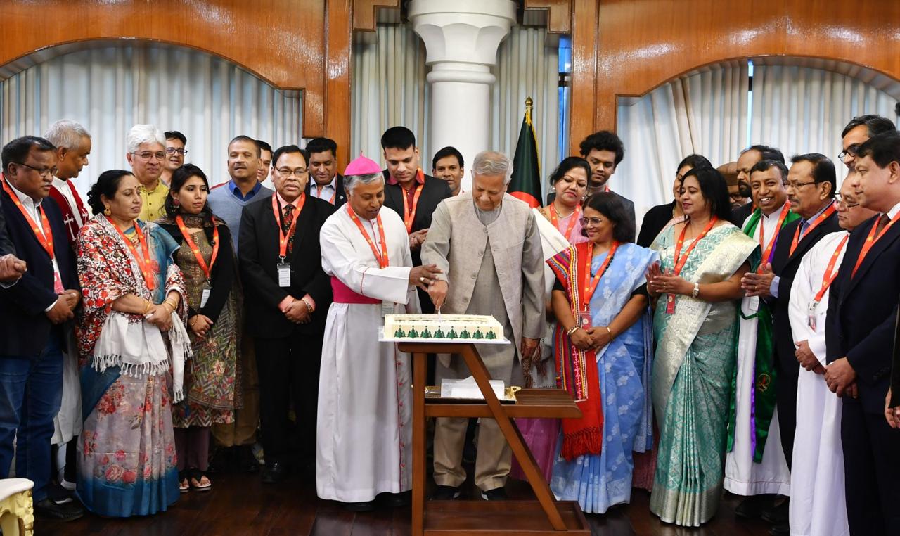 সংখ্যালঘু-সংখ্যাগরিষ্ঠ নয়, সবাই এক পরিবার: প্রধান উপদেষ্টা