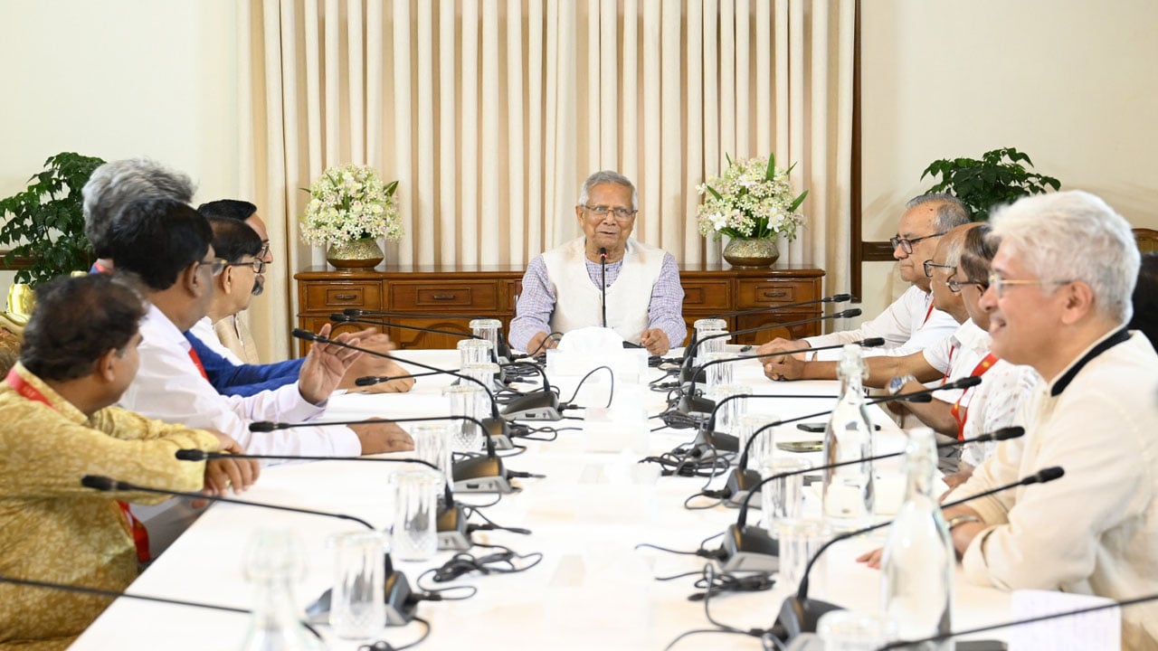 প্রধান উপদেষ্টার সঙ্গে বৈঠক : যমুনায় বিভিন্ন দলের নেতারা