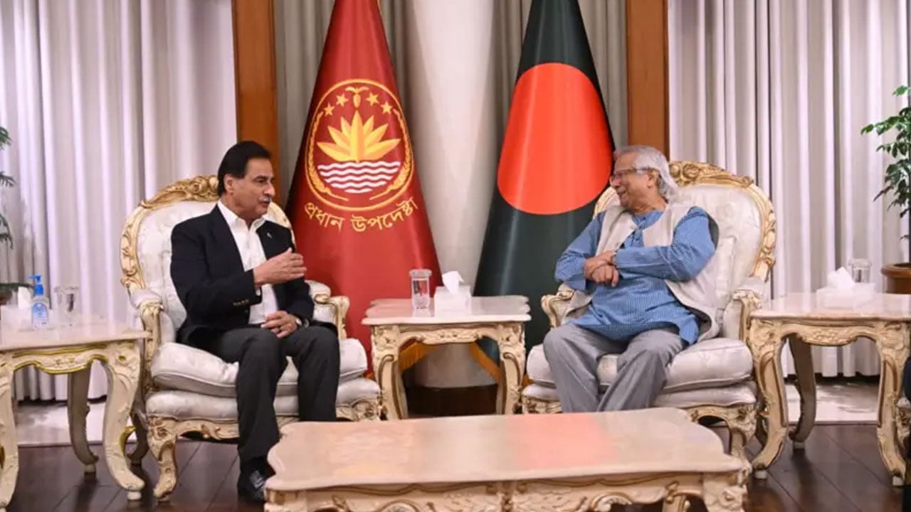 প্রধান উপদেষ্টার সঙ্গে পাকিস্তানের স্পিকারের সাক্ষাৎ