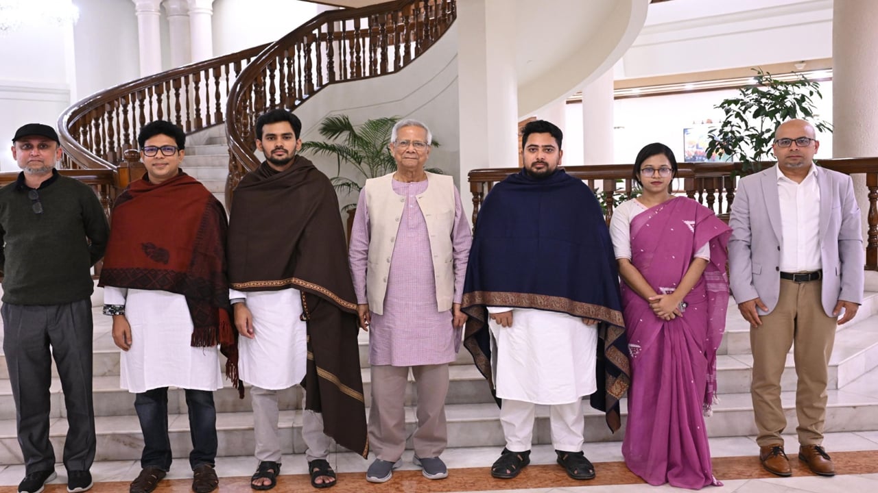 এনসিপির প্রতিনিধি দলের সঙ্গে প্রধান উপদেষ্টার বৈঠক