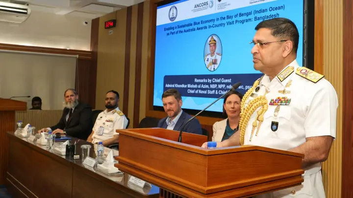 সামুদ্রিক চ্যালেঞ্জ মোকাবিলা ও টেকসই ব্লু ইকোনমির ওপর নৌবাহিনী প্রধানের গুরুত্বারোপ
