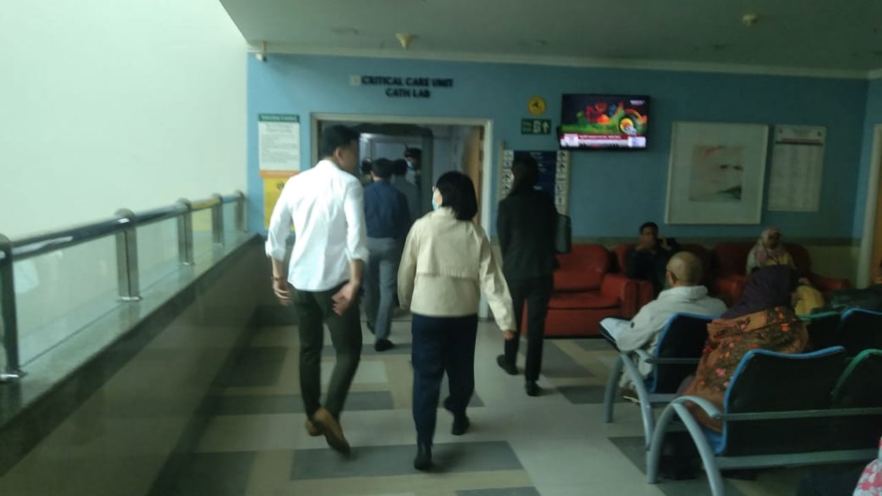 খালেদা জিয়ার চিকিৎসায় এভারকেয়ারে চীনা বিশেষজ্ঞ টিম