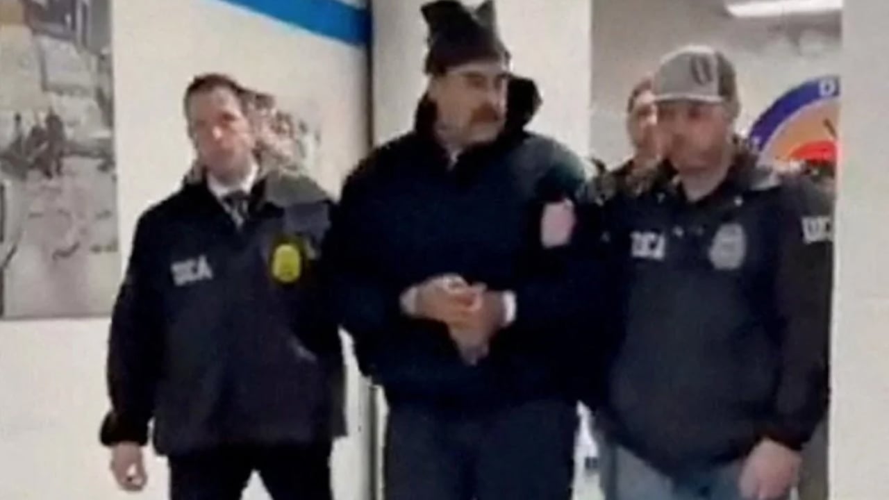 মাদুরোকে আটকের ঘটনায় চীনের কড়া প্রতিক্রিয়া