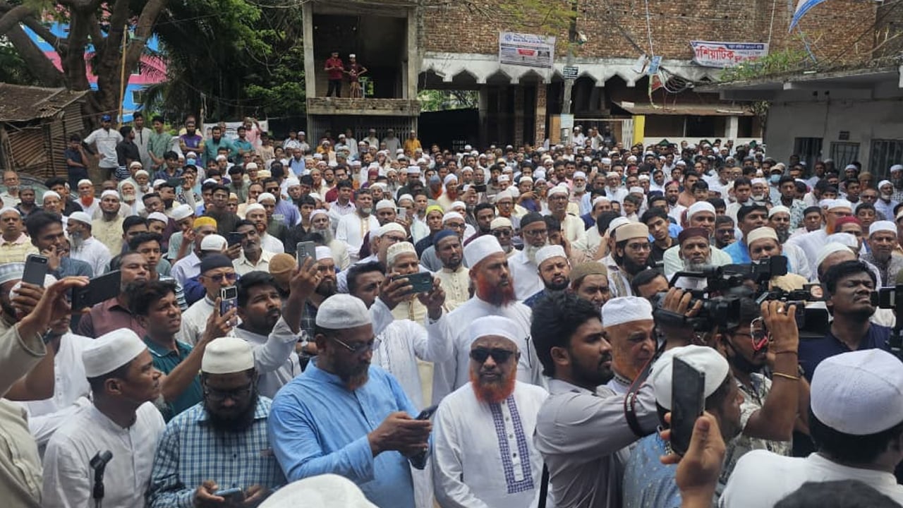 বাহরাইনে ক্ষেপণাস্ত্র হামলায় নিহত তারেকের জানাজা সম্পন্ন