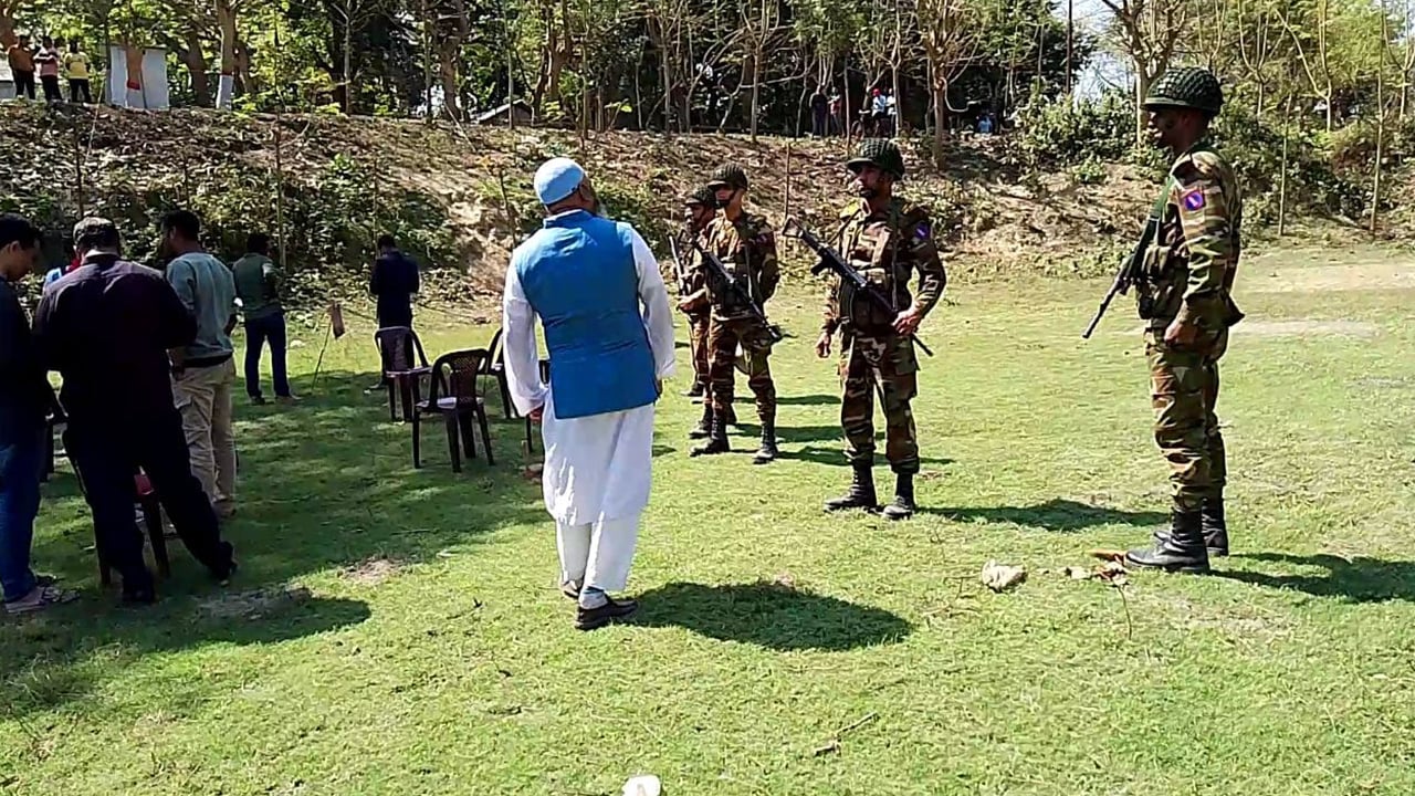 কেরু চত্বরে আবারও ‘বোমা’, এলাকায় আতঙ্ক