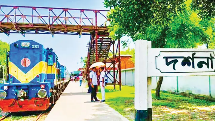 ভারত থেকে আমদানি কমছে দর্শনা রেলস্টেশনে