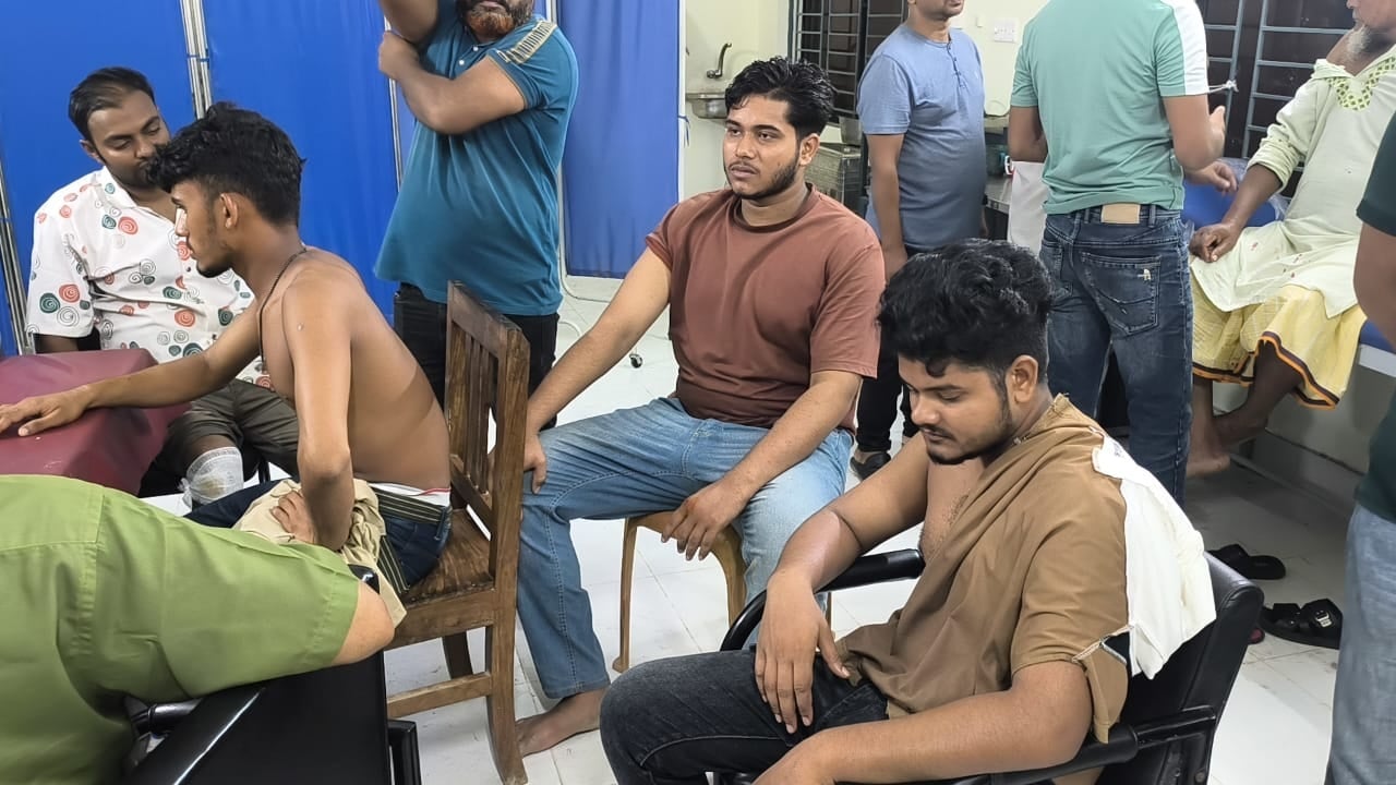জয় বাংলা স্লোগান দিয়ে বিএনপির নেতাকর্মীদের ওপর হামলা, আহত ২৫