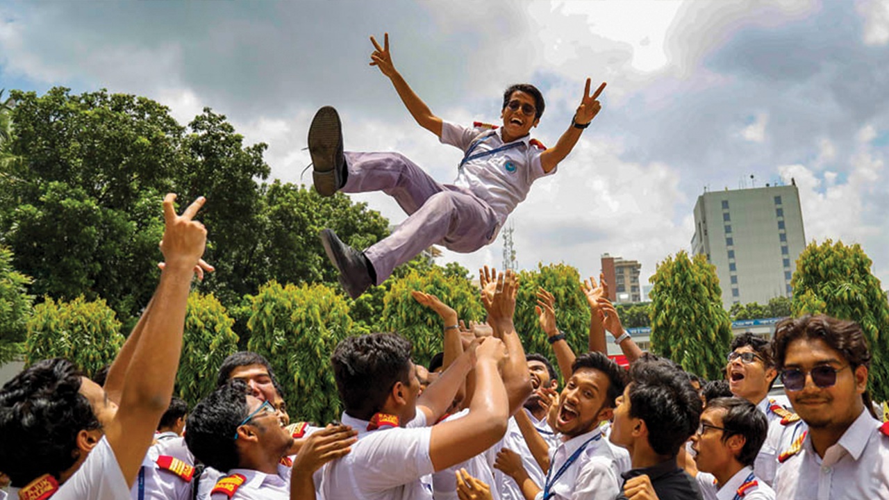 পাসের হারে শীর্ষে রাজশাহী, জিপিএ-৫ এ ঢাকা