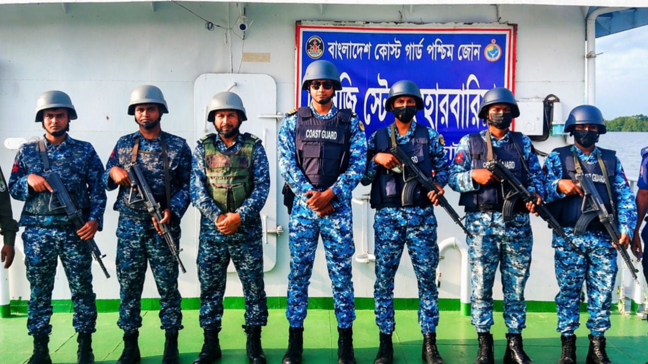 সুন্দরবনে দস্যু দমনে কোস্ট গার্ডের সাফল্য, দেড় বছরে আটক ৬১