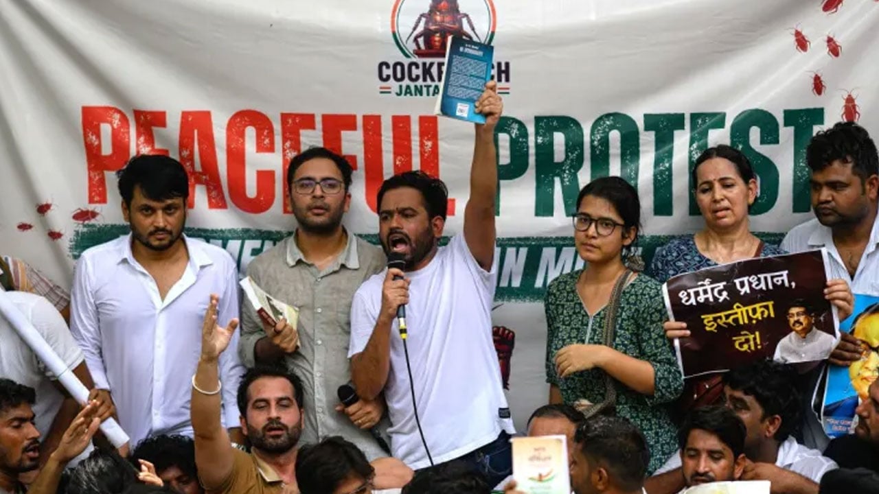 ভারতজুড়ে বিক্ষোভের হুঁশিয়ারি দিয়ে যা বললেন ককরোচ জনতা পার্টির প্রধান