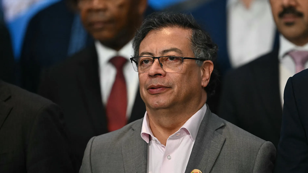 বিদ্রোহী গোষ্ঠীর সঙ্গে শান্তি আলোচনা বন্ধ করলেন কলম্বিয়ার প্রেসিডেন্ট