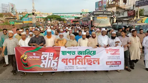 ১১ দলীয় ঐক্যের লংমার্চকে স্বাগত জানিয়ে কুমিল্লায় গণমিছিল