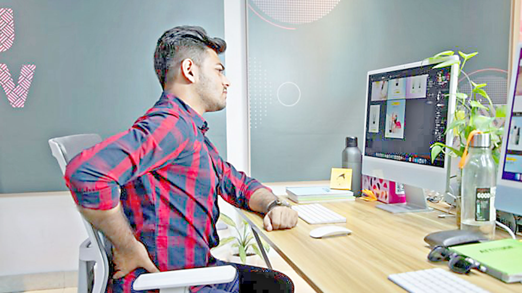 কম্পিউটার টেবিল চাই আরামদায়ক