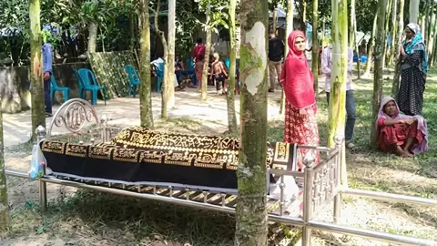 বাবার লাশ পড়ে আছে, সম্পত্তির ভাগ নিয়ে ভাই-বোনের বিরোধ