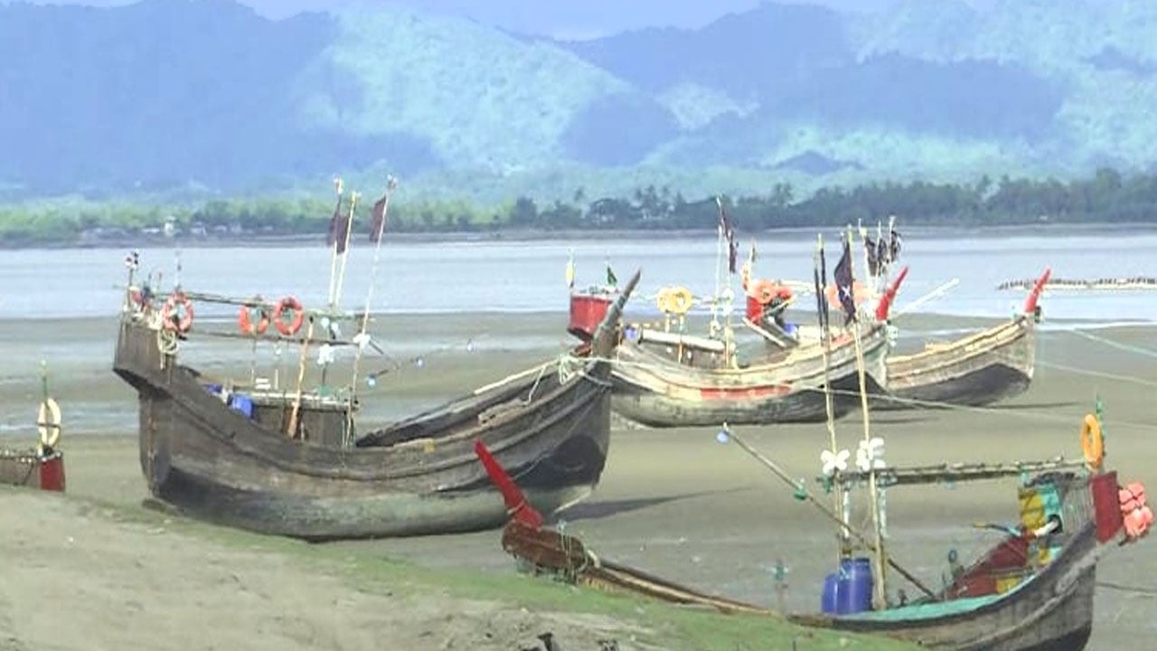 টেকনাফ সীমান্তে মাইন বিস্ফোরণে যুবকের পা বিচ্ছিন্ন