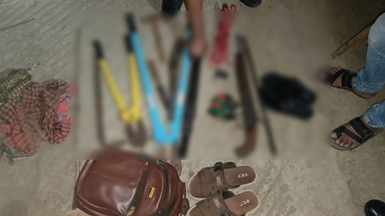 ঈদকে ঘিরে ডাকাতির প্রস্তুতি, অস্ত্রসহ ৪ ডাকাত আটক