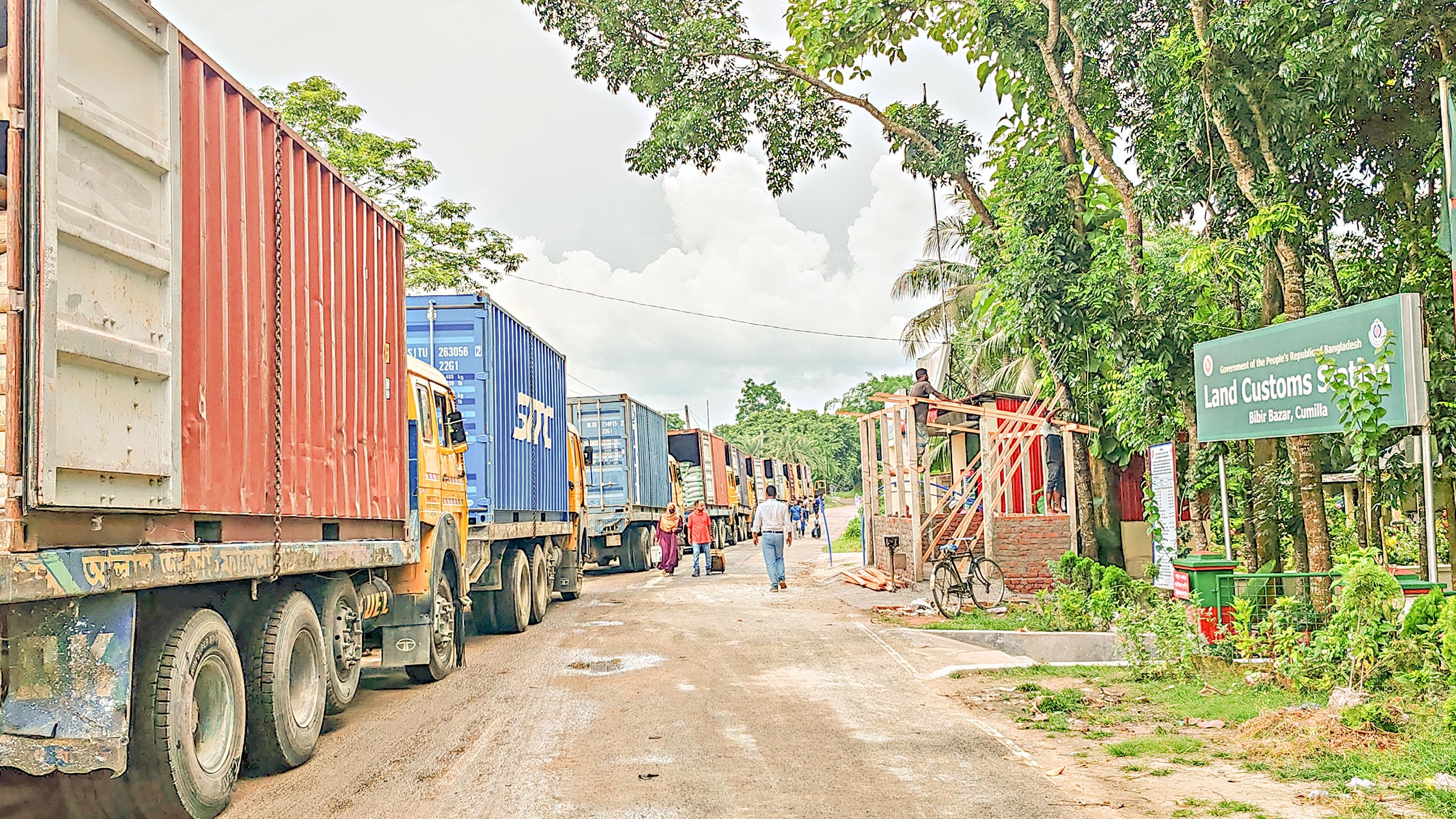 ভারতের ত্রিপুরায় বাংলাদেশি পণ্যের জন্য হাহাকার