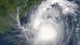 ঘূর্ণিঝড়ের শঙ্কা কাটলেও দেশজুড়ে বৃষ্টি ঝরবে