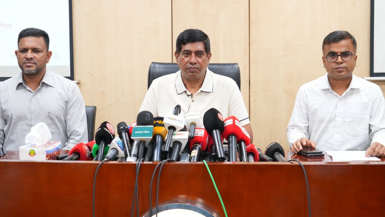 বাঁশি বাজানোকে কেন্দ্র করে রক্তাক্ত পরিণতি, আদাবর হত্যাকান্ডে গ্রেপ্তার ৪