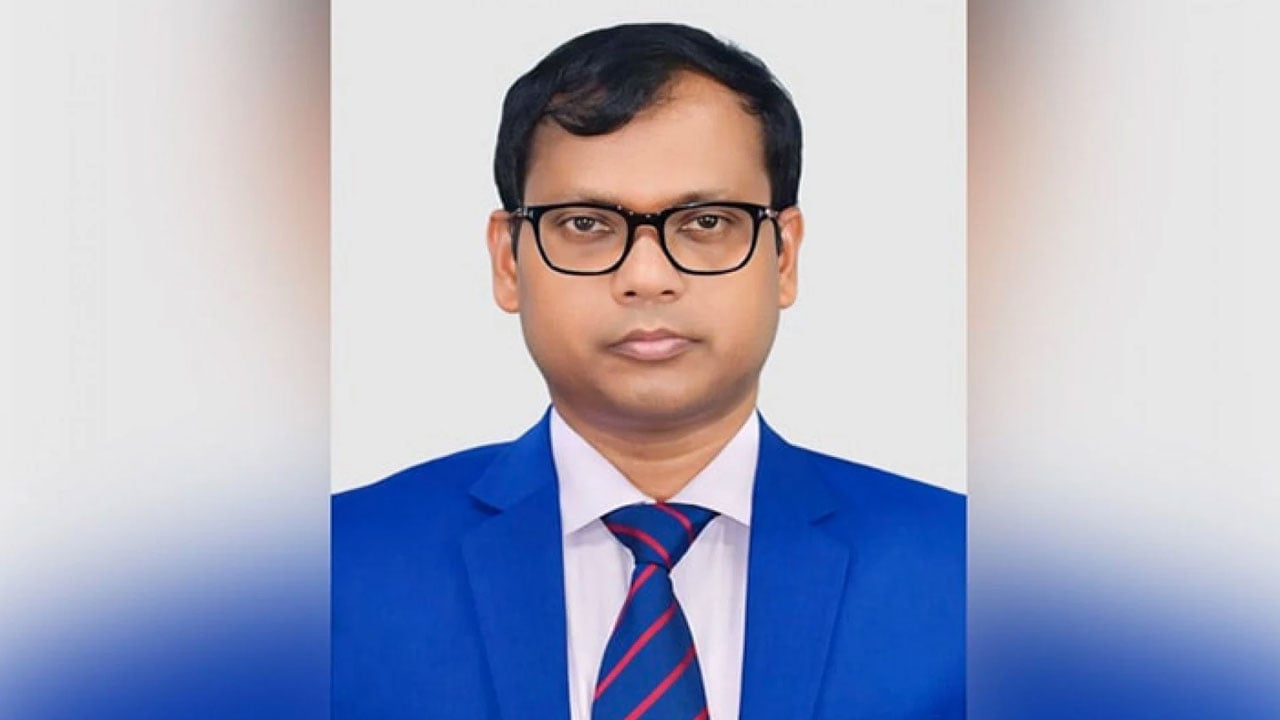 ডিসি সারোয়ারকে শোকজ