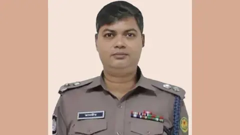 গুলশানে আওয়ামী লীগের মিছিল, ওসির পর সরানো হলো ডিসিকেও