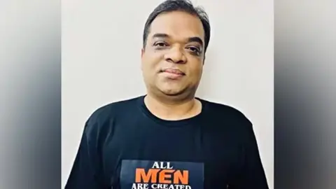 সাবেক যুগ্ম সচিব ধনঞ্জয়ের জমি জব্দ ও ব্যাংক হিসাব অবরুদ্ধ
