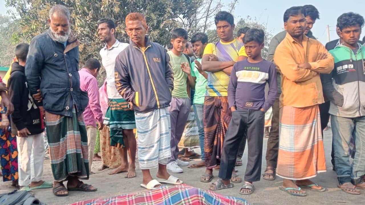 চিরিরবন্দরে বাসচাপায় মোটরসাইকেল আরোহী নিহত