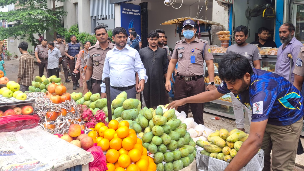 ডিএমপির ট্রাফিক বিভাগের বিশেষ অভিযানে জরিমানাসহ ১৬ জন আটক