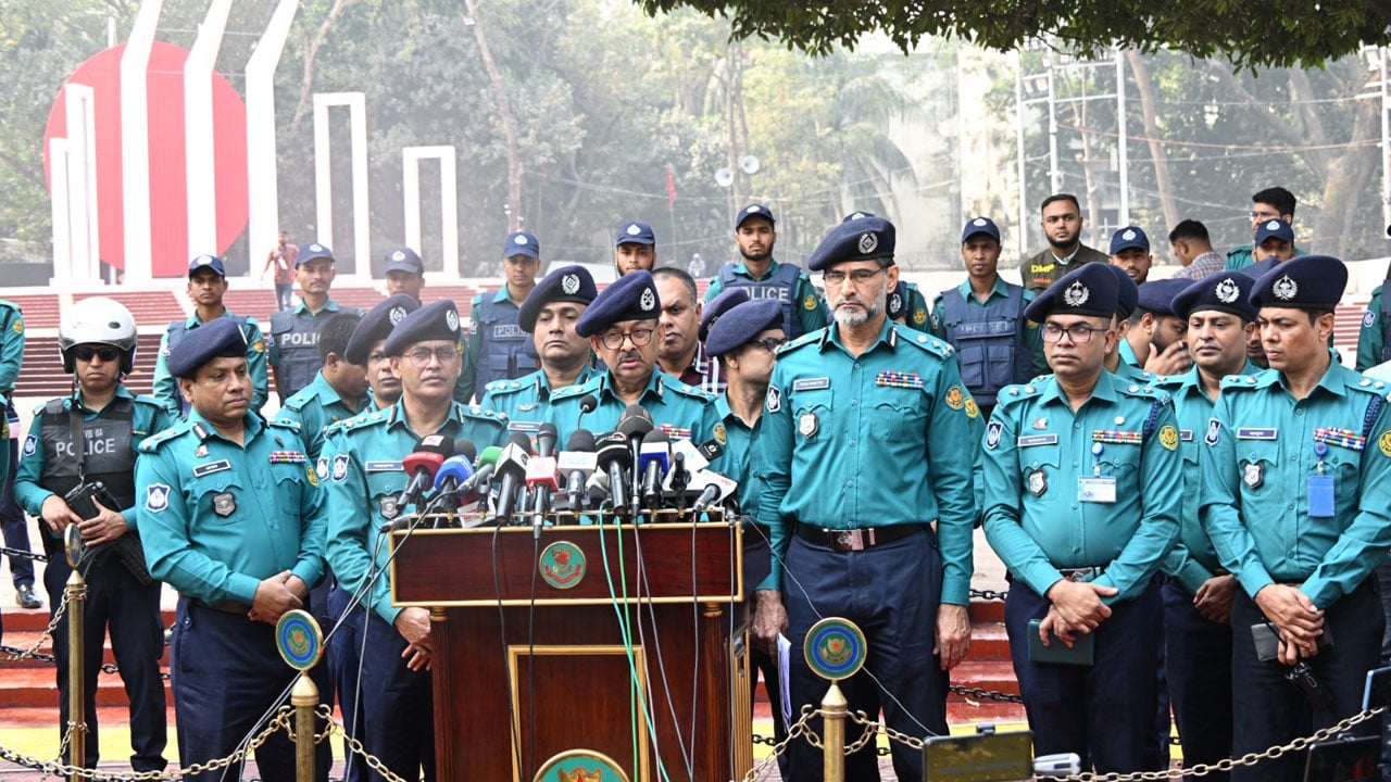 শহীদ মিনারে চার স্তরের নিরাপত্তা বলয় তৈরি করা হয়েছে: ডিএমপি কমিশনার