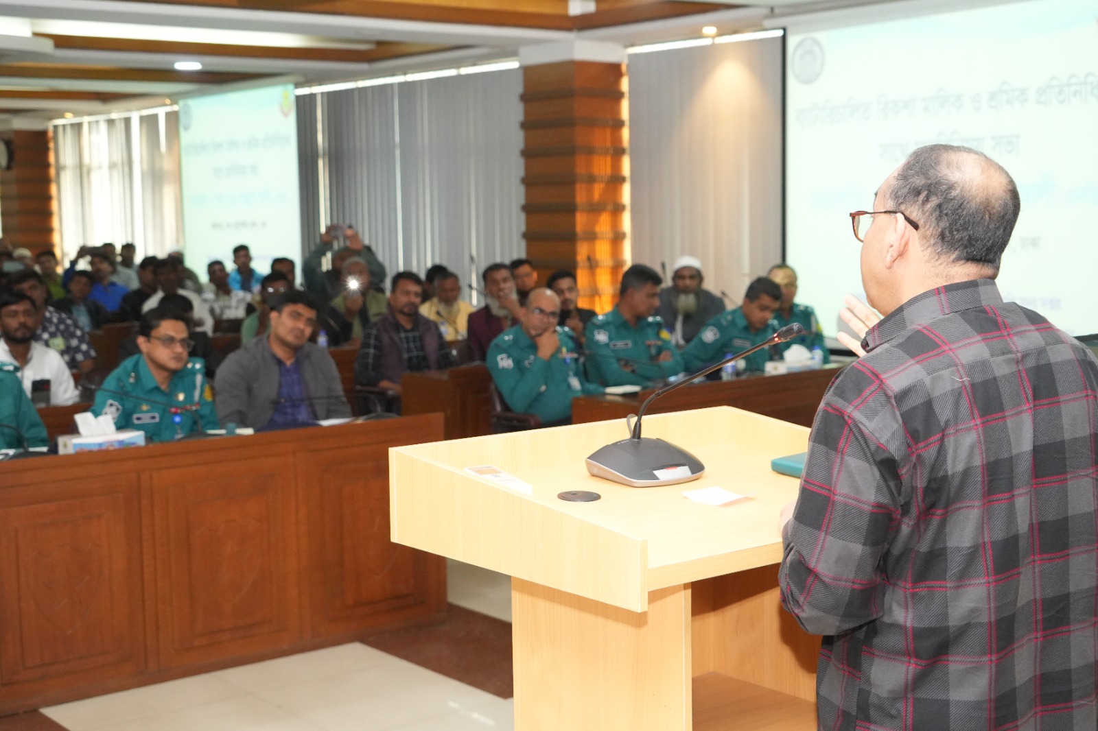 ব্যাটারিচালিত রিকশা প্রসঙ্গে যা বললেন ডিএমপি কমিশনার