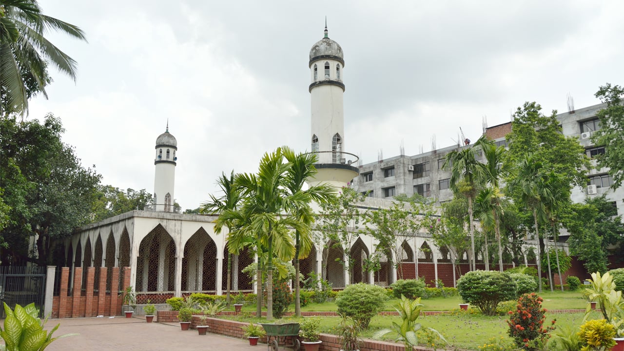 অবশেষে ঢাকা বিশ্ববিদ্যালয় কেন্দ্রীয় মসজিদে এসি চালু