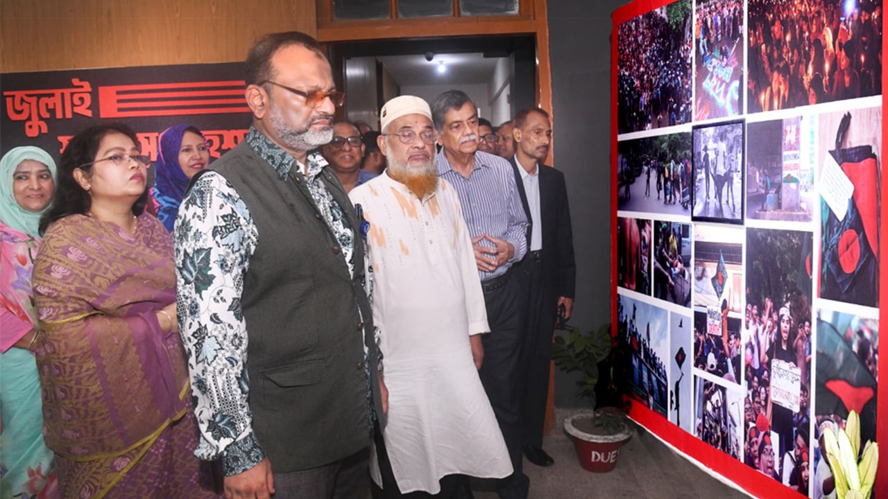 লম্বা নয়, শহীদরা চেয়েছিলেন দামি জীবন : শিক্ষা উপদেষ্টা