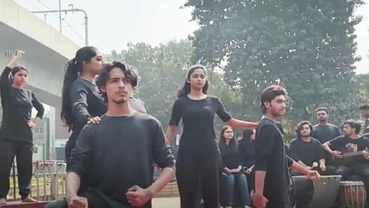 ঢাবিতে মঞ্চায়িত হলো ‘ভাষার ক্ষুধা’ নাটক