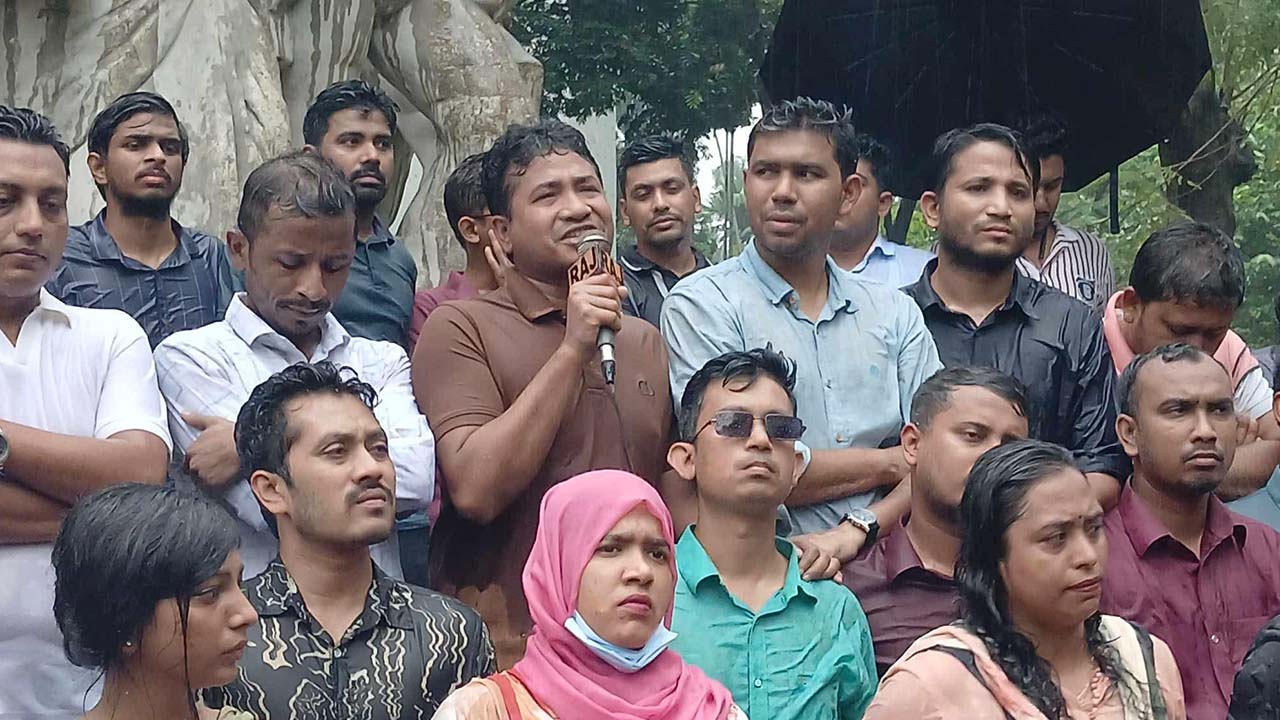 ঢাবি ক্যাম্পাসে ককটেল বিস্ফোরণের ঘটনায় উদ্বেগ ছাত্রদলের